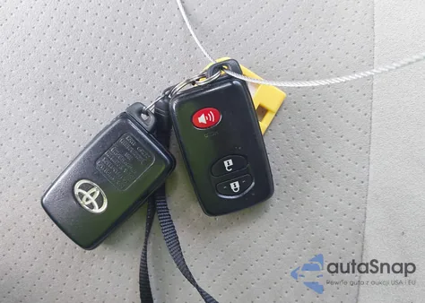 2015 Toyota Prius Three из США, поврежденный, VIN JTDKN3DU1F0461869